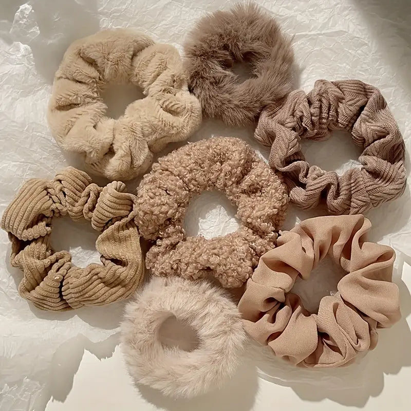 Set 7 Scrunchies - Beige - Crème - Bruin - Pluche - Teddy - Goede Kwaliteit - Leuk Als Cadeau