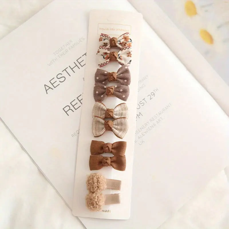Haarspeldjes - 10 stuks - Bloemetjes - Meisjes - Leuk Als Cadeautje - Bloem - Ruit - Stippen - Stijlvol - Bruin - Beige - Goede Kwaliteit